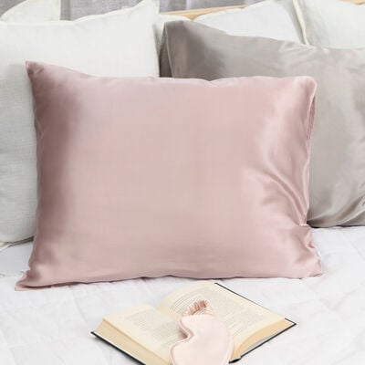 Fanni K Silk Tyynyliina 50x60 cm luumu